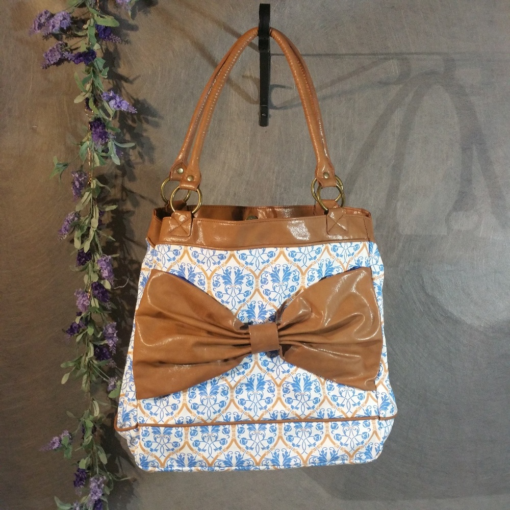 NWT Faux Leather Canvas Bucket Style Hand Bag